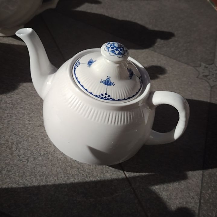 盘陶瓷盘子碗啥都有