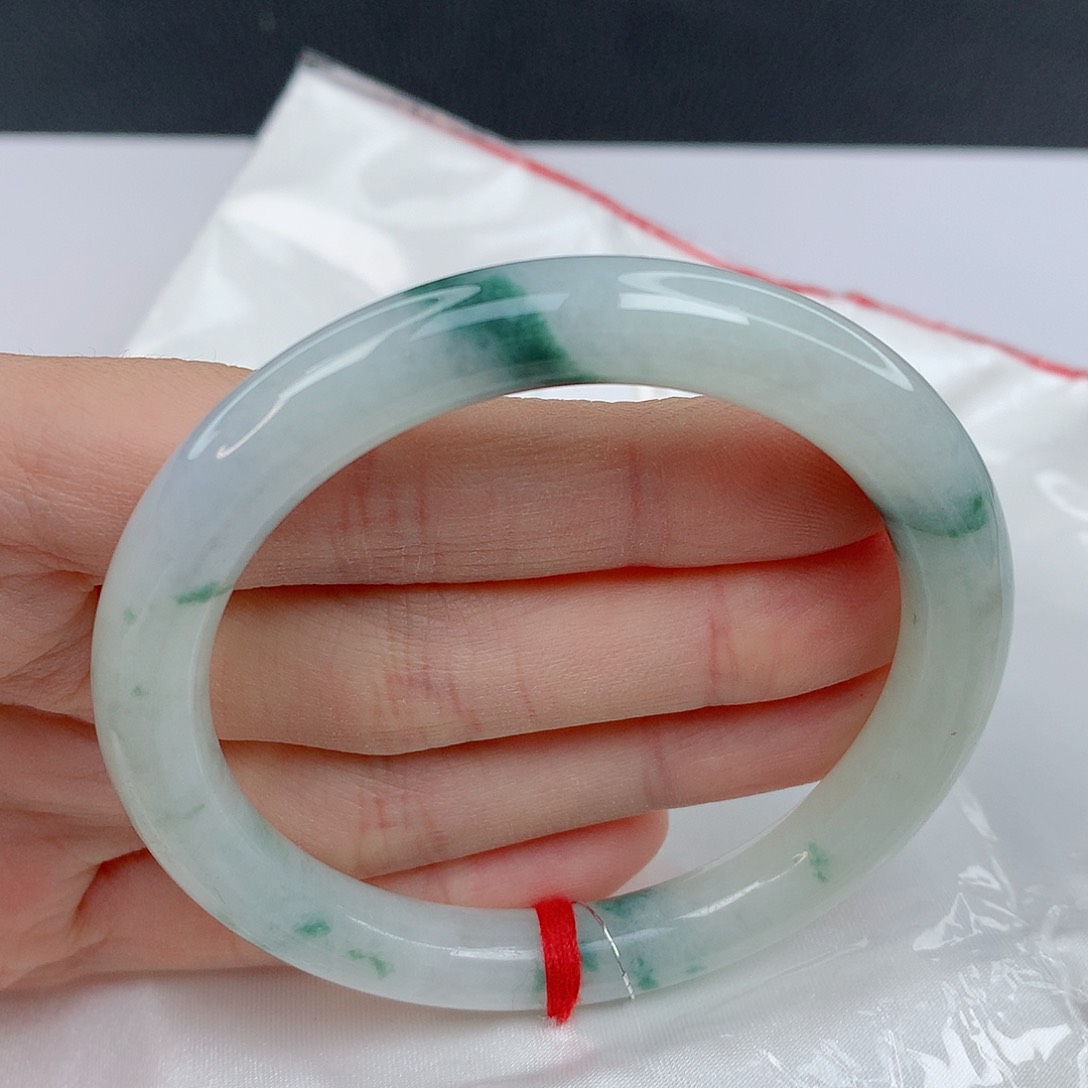 翡翠手镯未镶嵌55圆条有纹