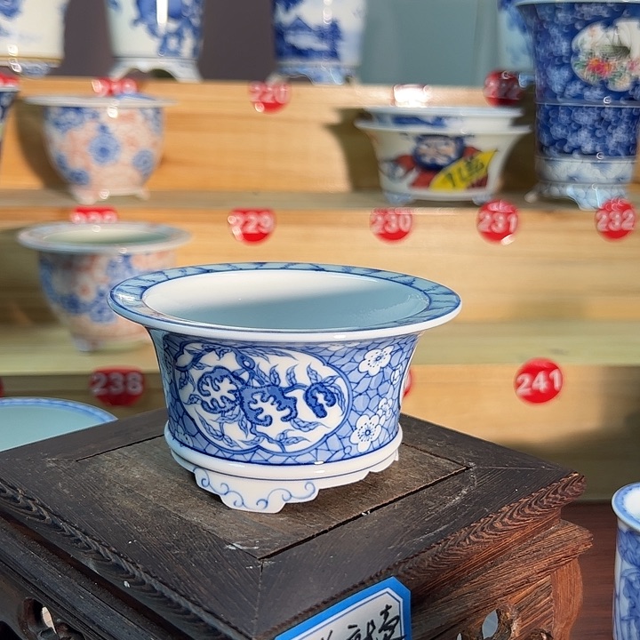 送***风手工手绘陶瓷花盆。