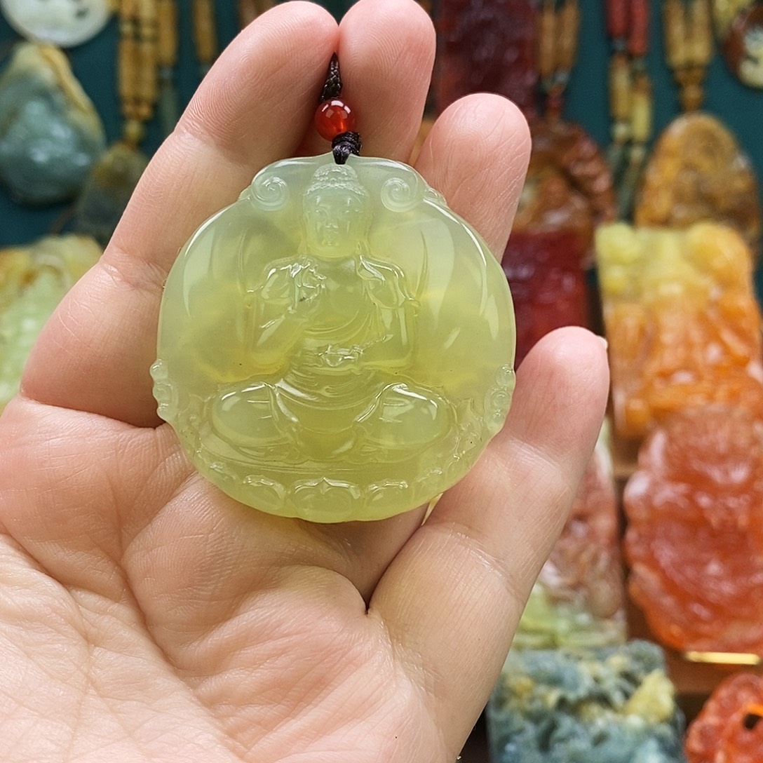 蛇纹石玉未镶嵌颈饰阿弥陀佛猪守护