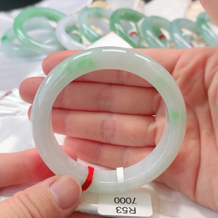 翡翠手镯未镶嵌缅甸A货翡翠手镯