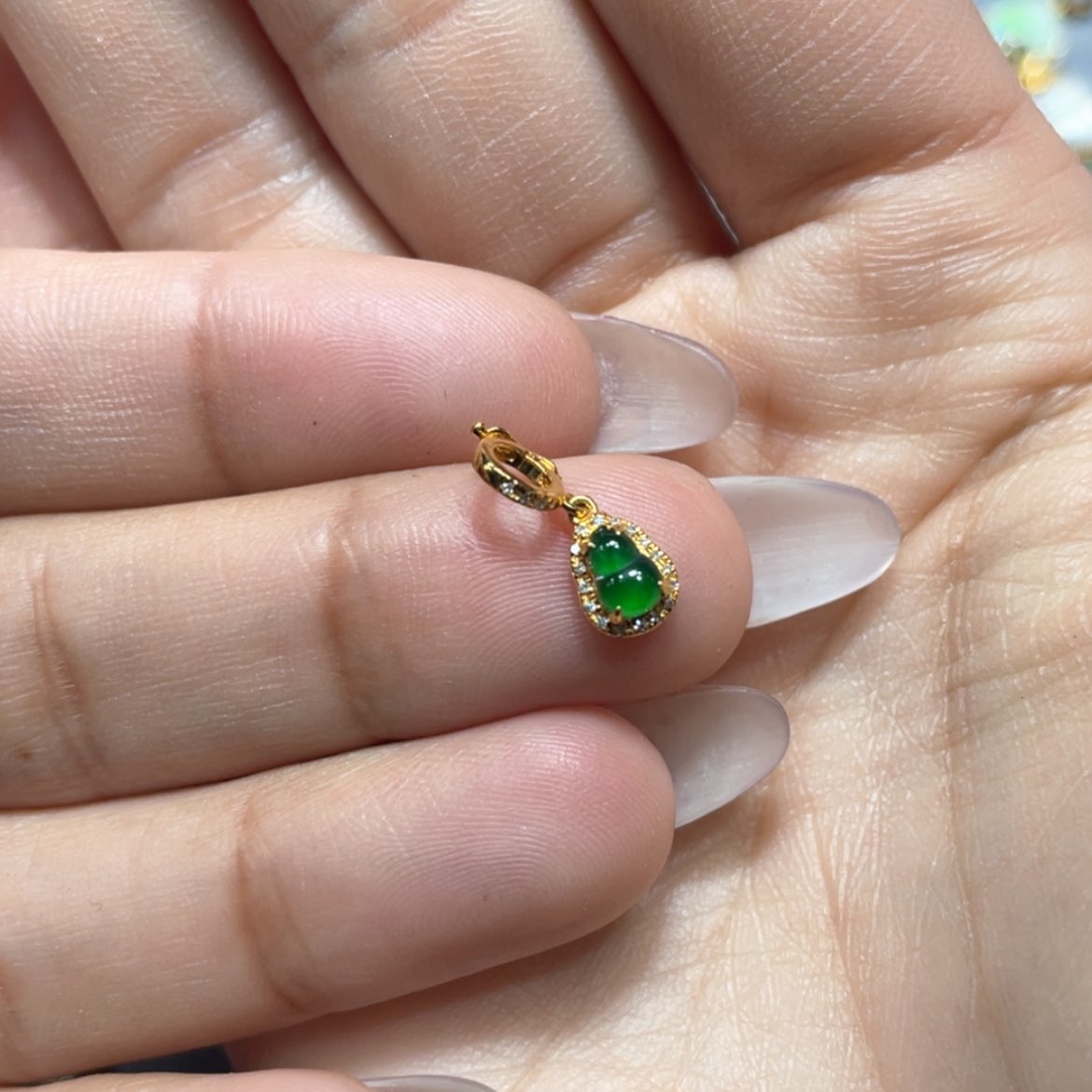 【闪购商品】翡翠吊坠(不含链)18K金镶嵌