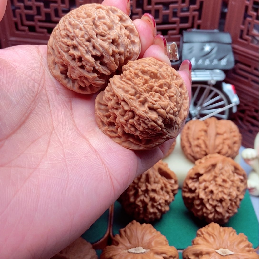 文玩核桃吊坠奔*霸满天星43