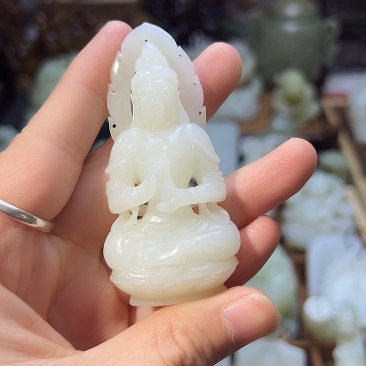 草***$和田玉未镶嵌颈饰