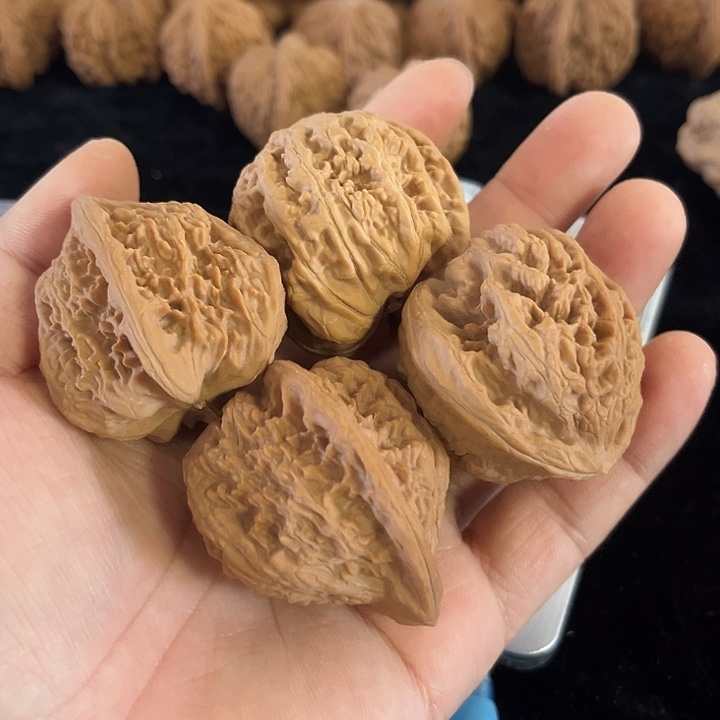 头****文玩核桃把件朋友福利，红狮子➕赠品粗筋