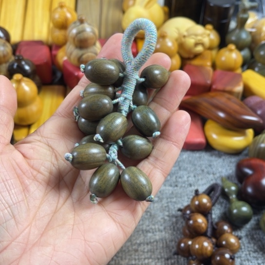 红酸枝木类奶香香辣酱一瓶送