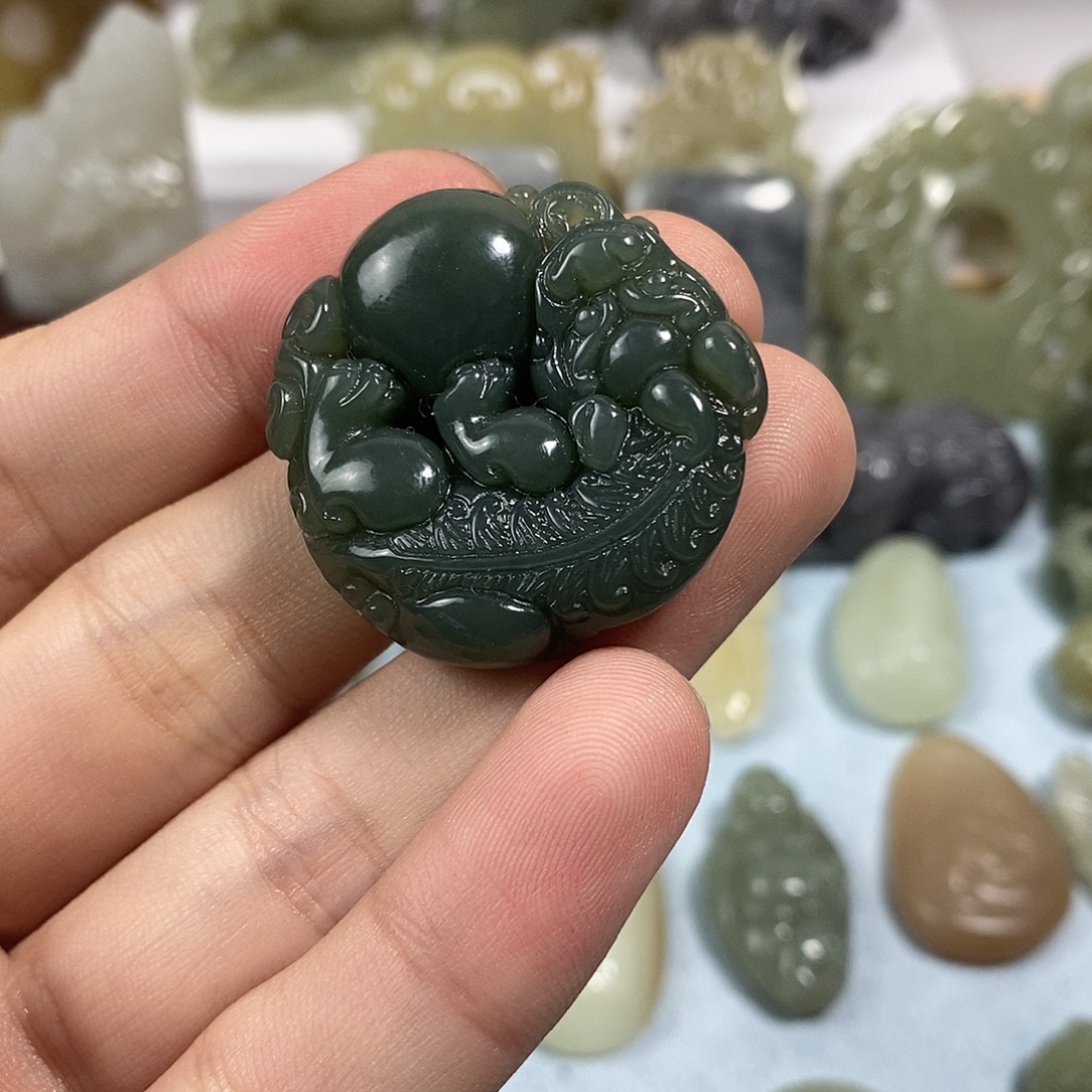 和田玉未镶嵌挂件