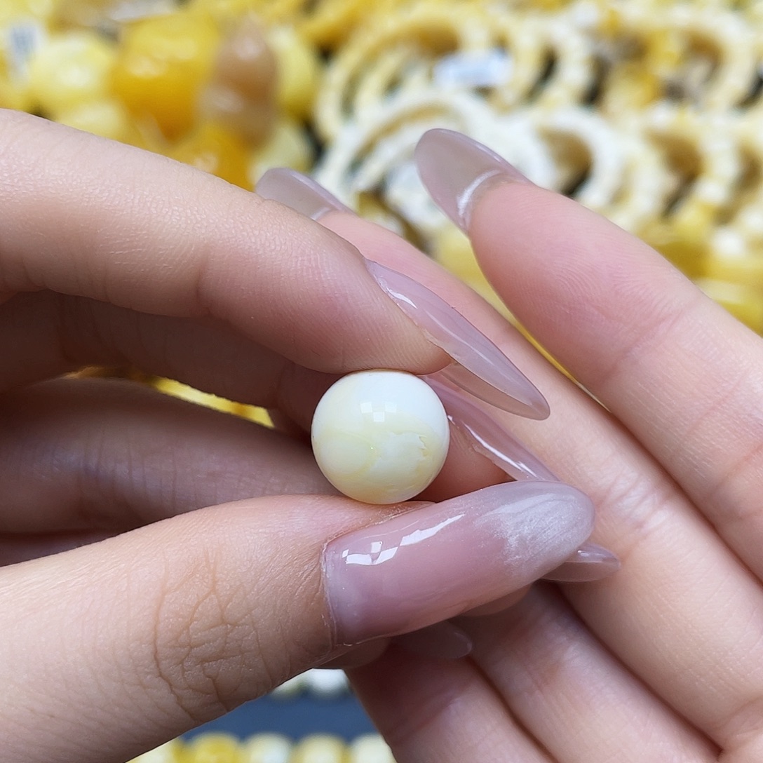 蜜蜡未镶嵌裸石圆珠12.3mm花粉开孔