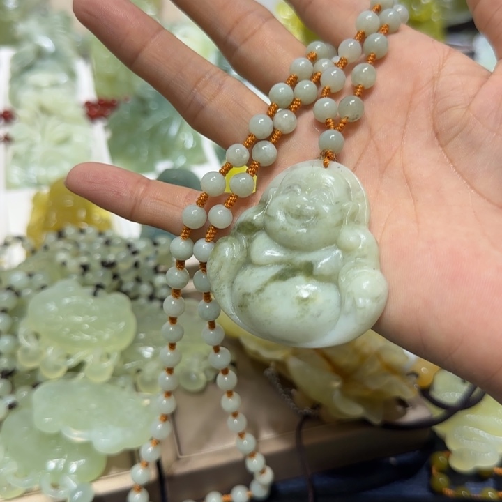 蛇纹石玉吊坠未镶嵌