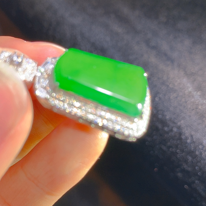 【闪购商品】翡翠颈饰银S925镶嵌翡翠