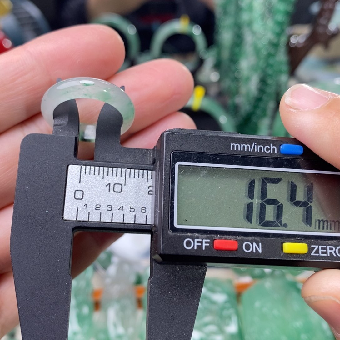 石英质玉颈饰未镶嵌