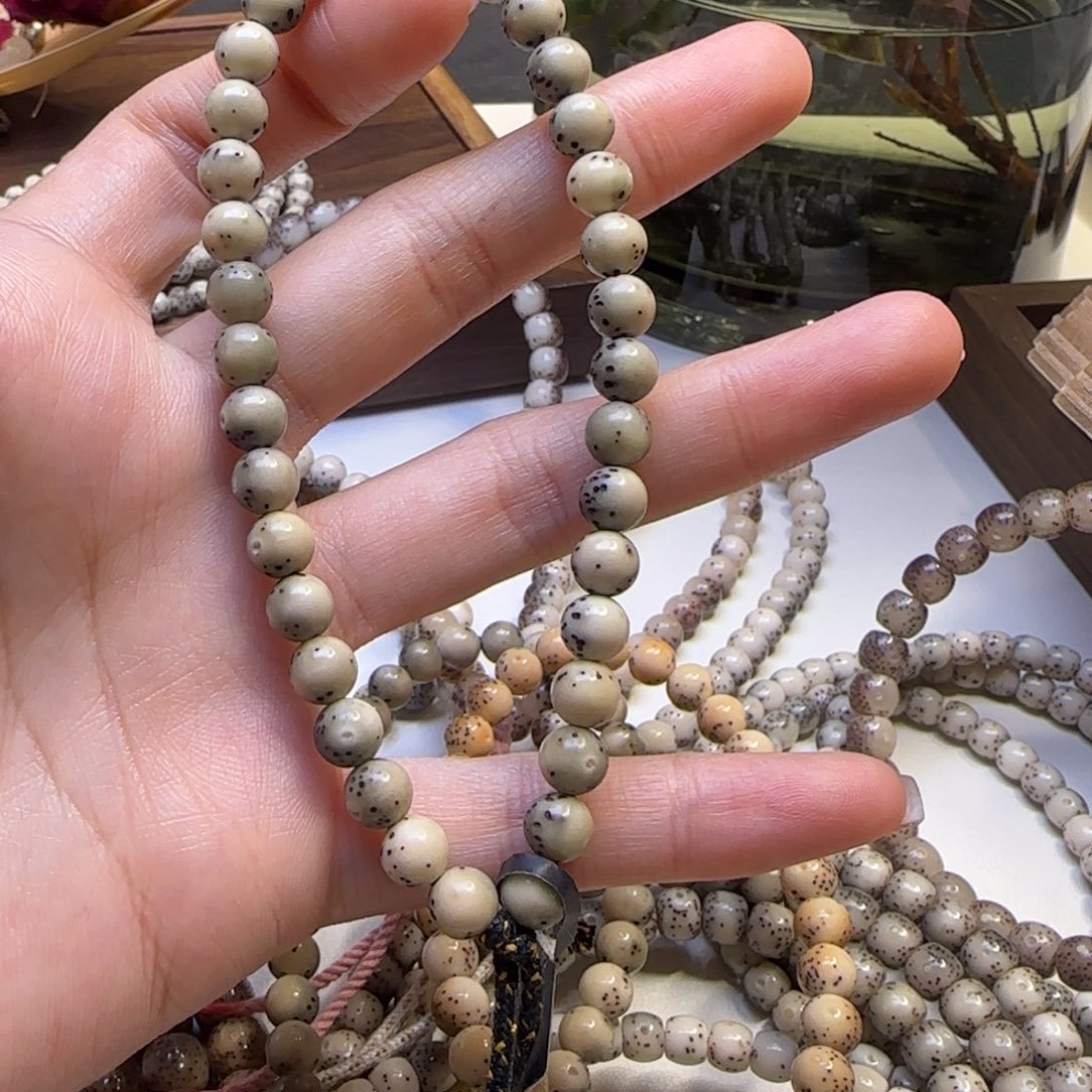 星月菩提手串石玉大留白龙蛋带月7手持