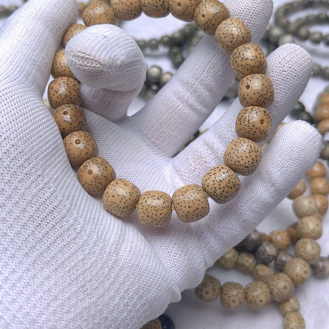 星月菩提吊坠都**的原白