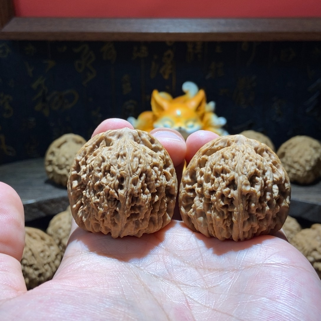 正***入文玩核桃把件涿鹿南将石