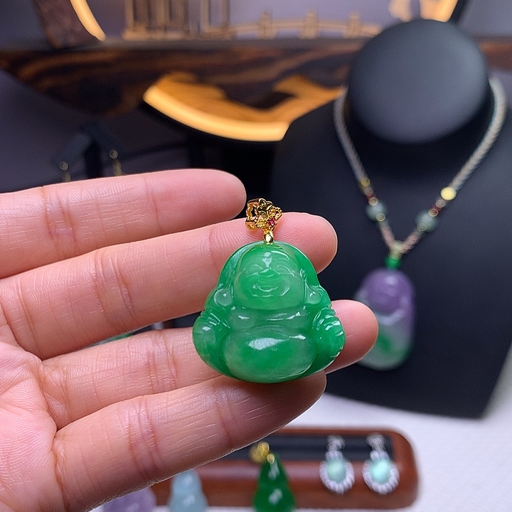 翡翠吊坠(赠链)未镶嵌吊坠