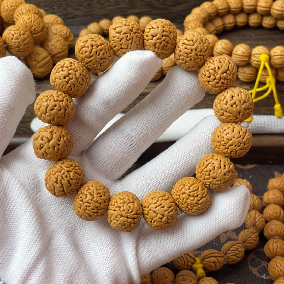 吊坠桃核精品佛肚