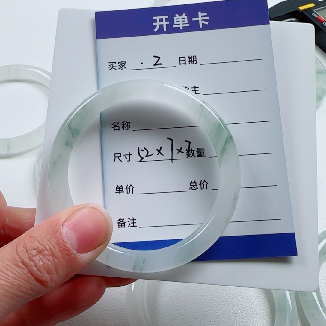 石英质玉手镯未镶嵌•**?