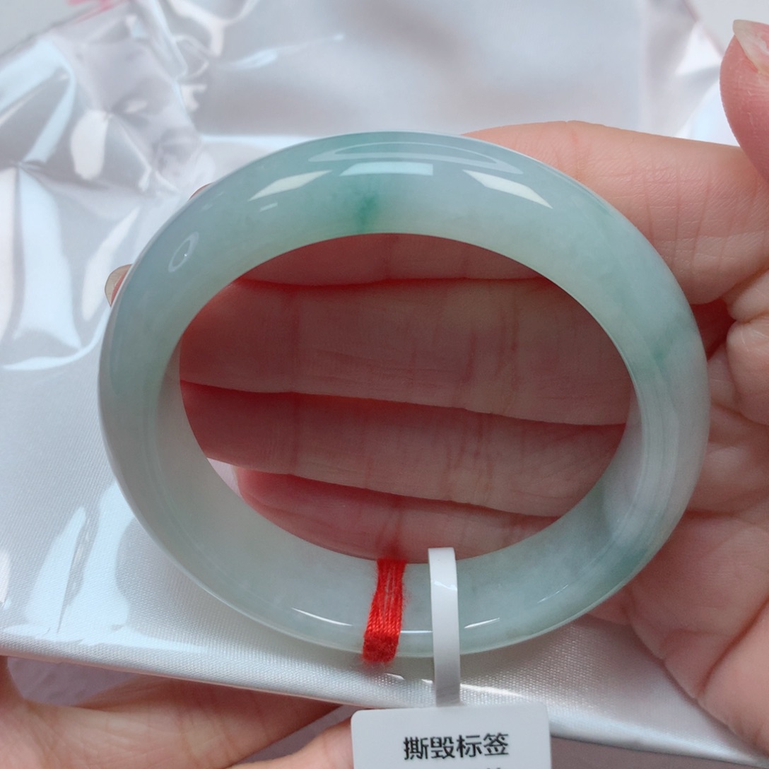 翡翠手镯未镶嵌52.5圈