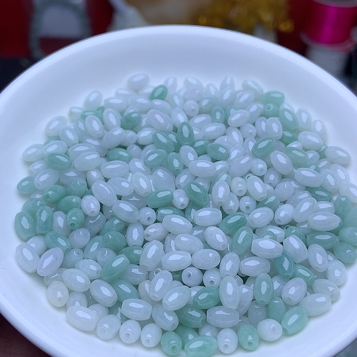 翡翠A货卡4mm*6.5mm绿白米珠100个