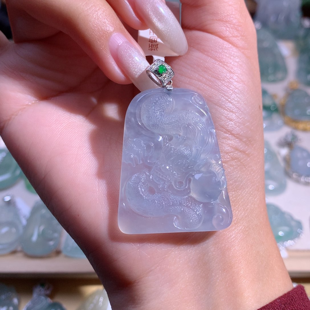 翡翠吊坠(不含链)18K金镶嵌