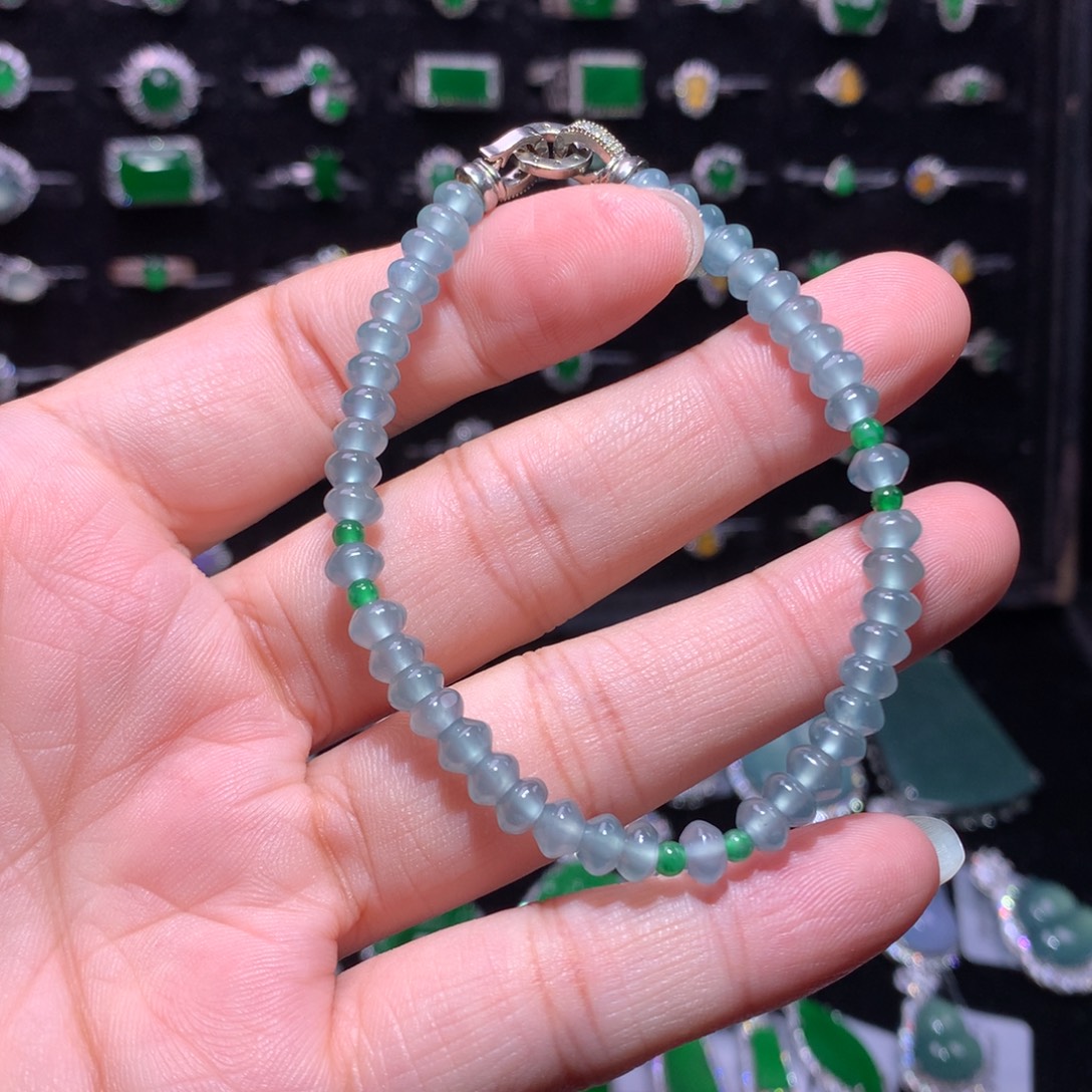 翡翠银S925镶嵌颈饰翡翠