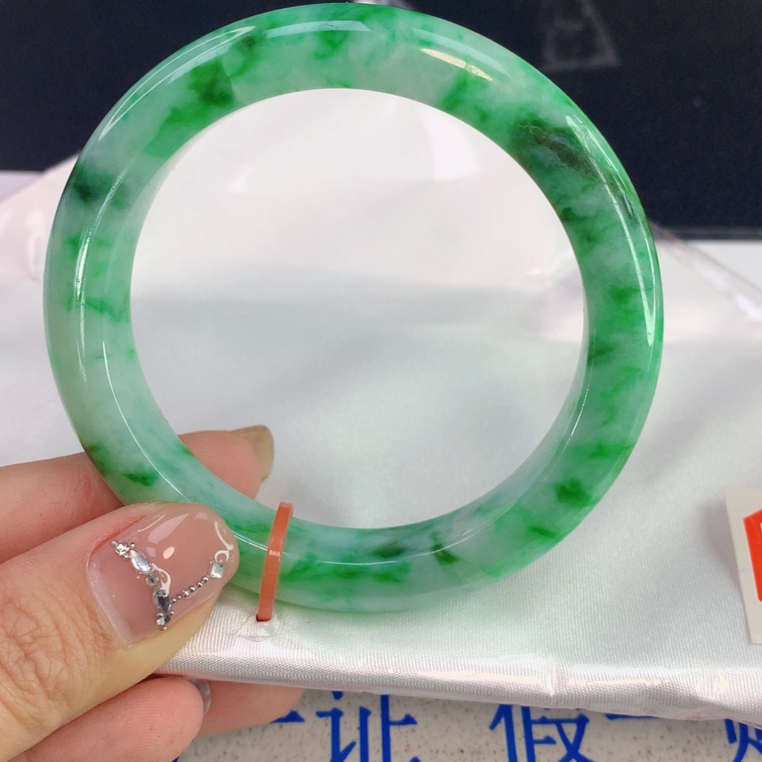 翡翠手镯未镶嵌天然A货翡翠084