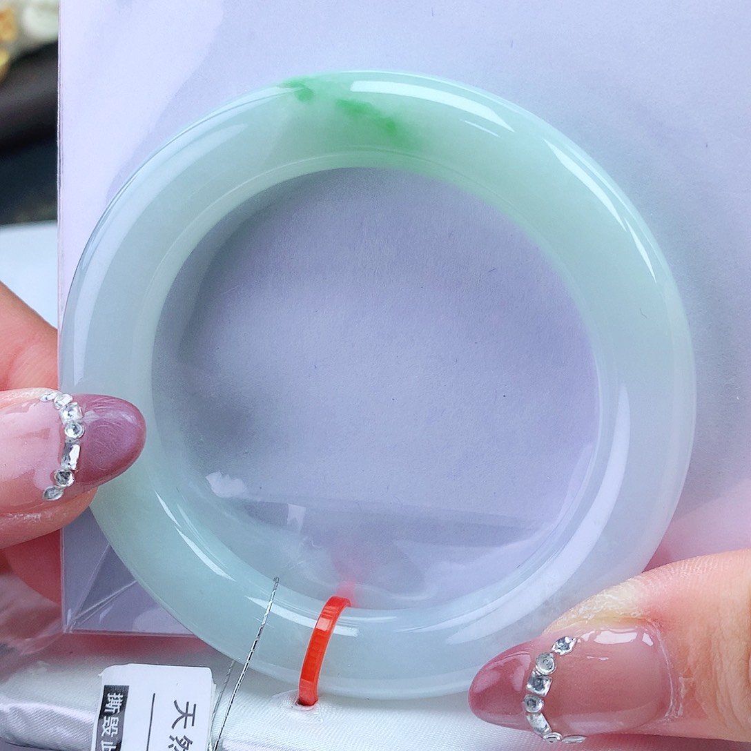 翡翠手镯未镶嵌50圈