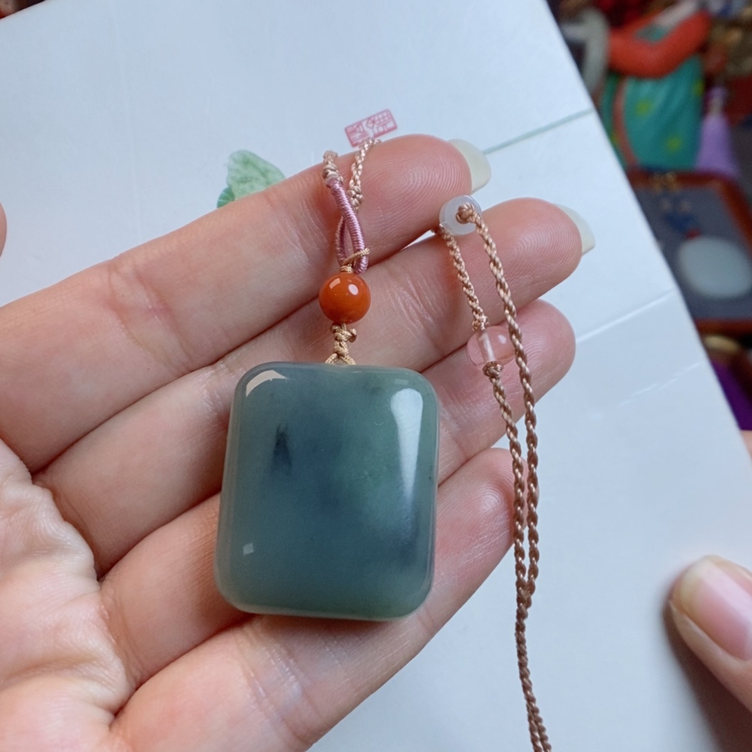 和田玉颈饰未镶嵌楼兰