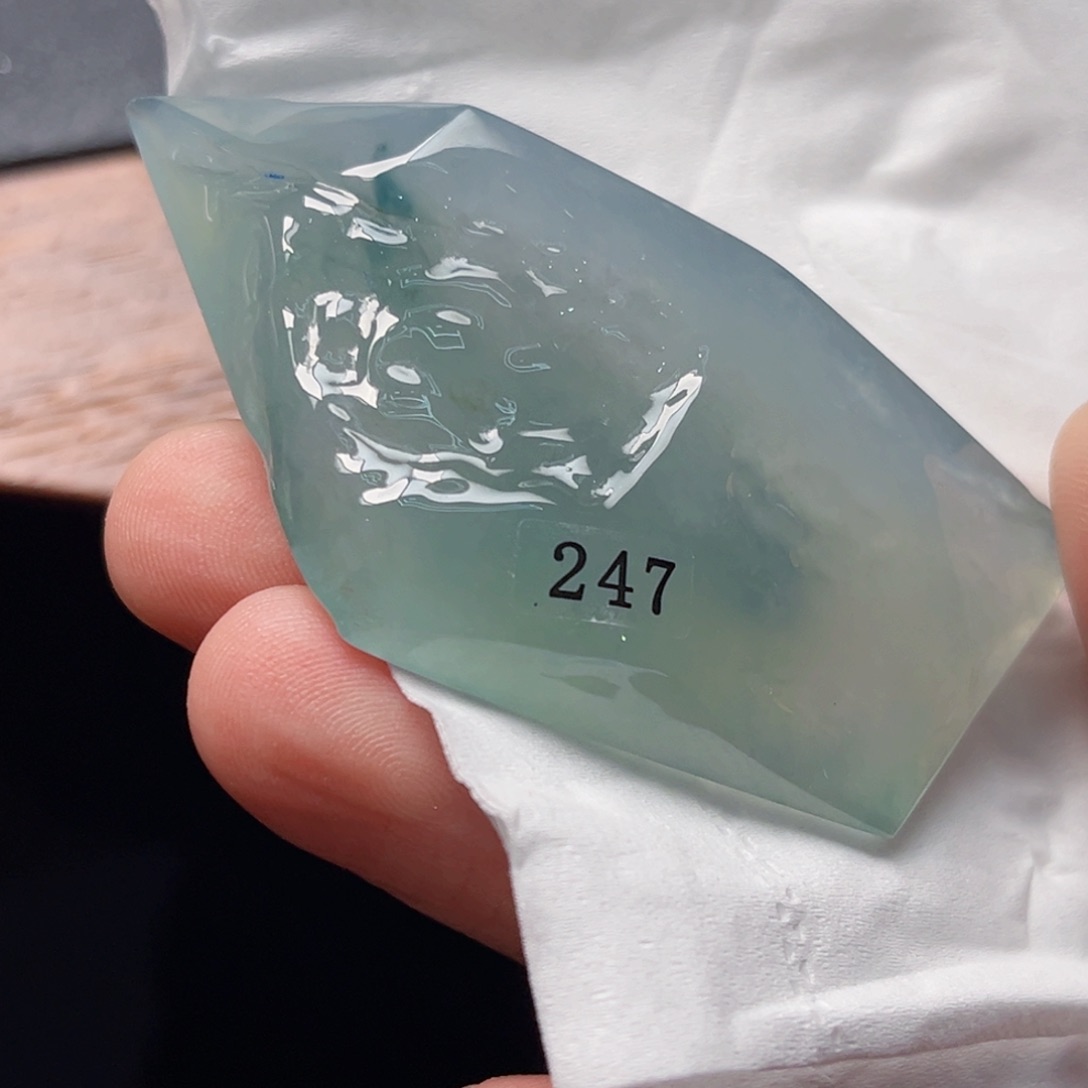 定制翡翠未镶嵌大*?翡翠首饰