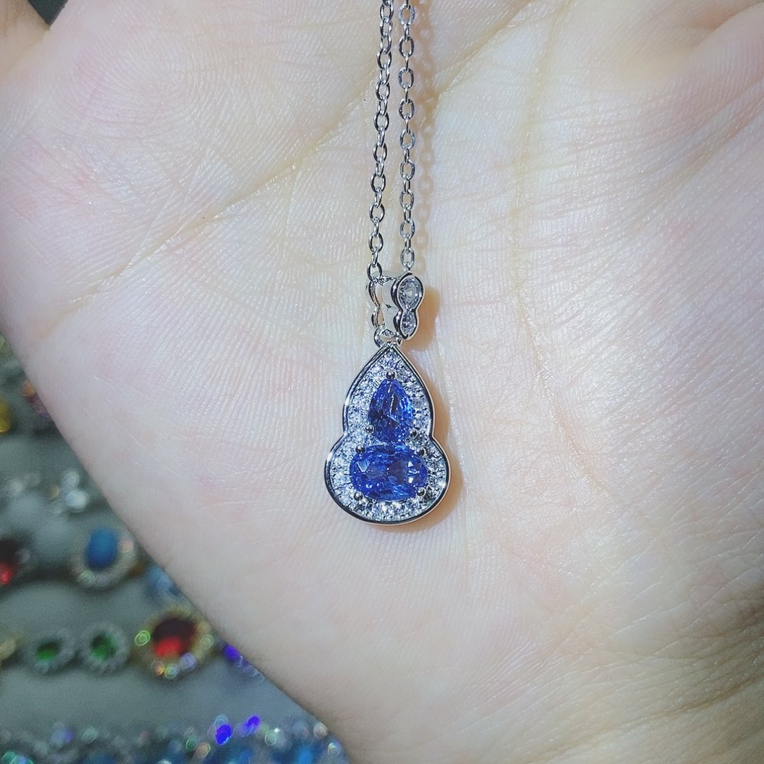 【闪购商品】银S925镶嵌耳饰托帕石