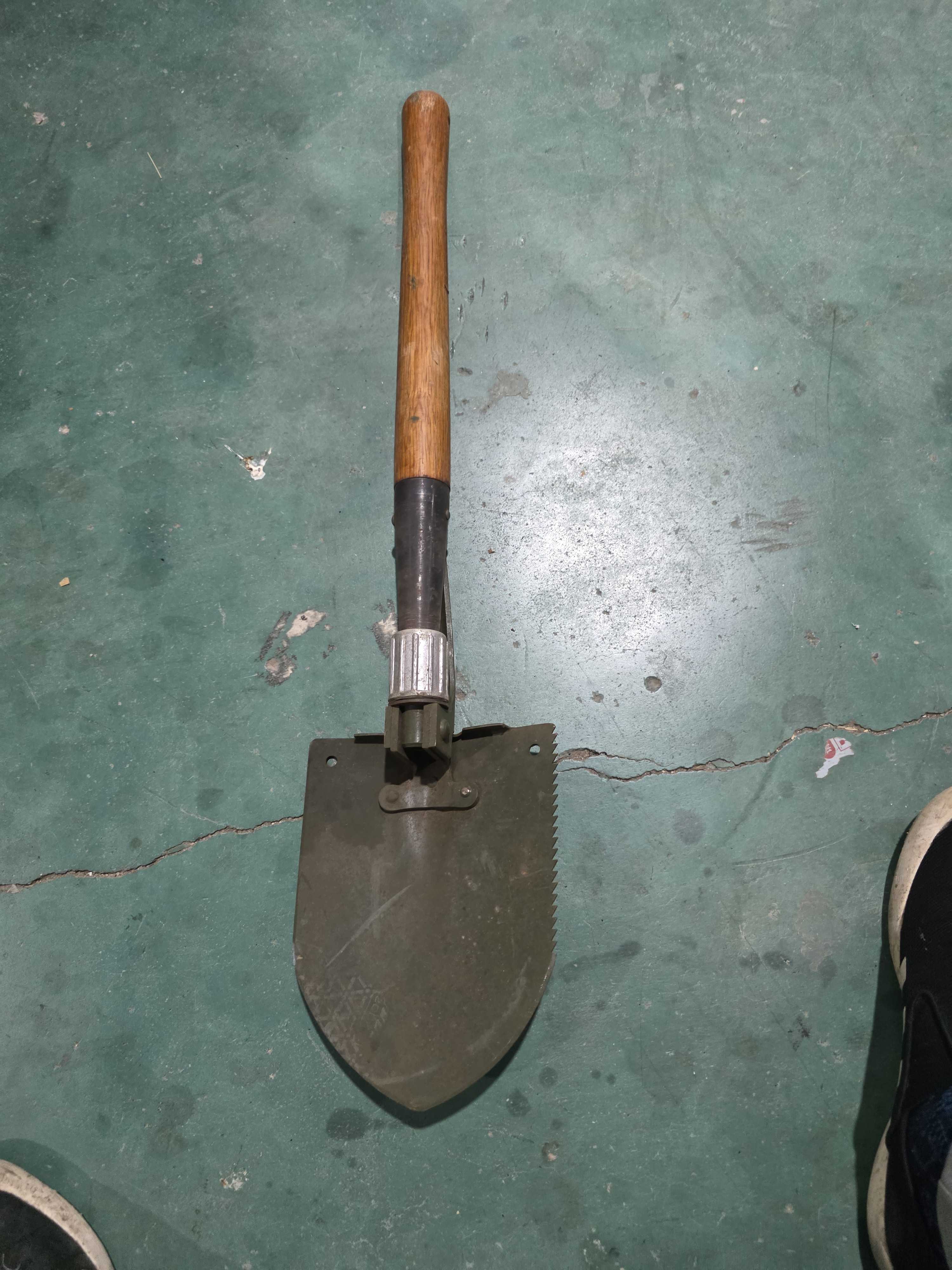 85大折叠铁锹一把不带针