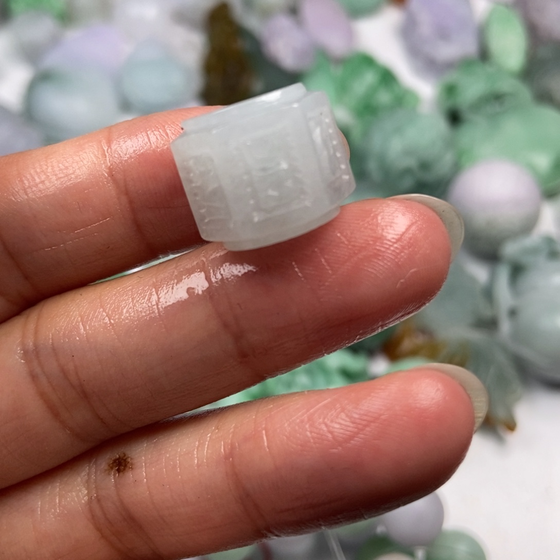 定制翡翠未镶嵌翡翠