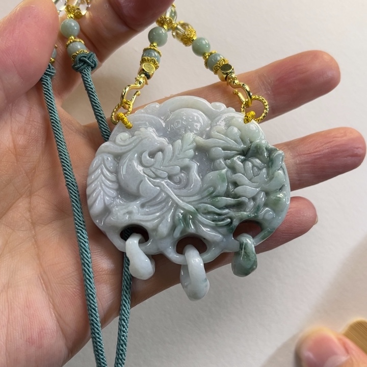 翡翠吊坠(赠链)未镶嵌Y****n代编织