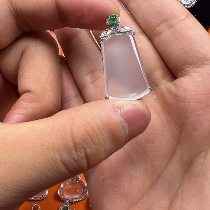 石英质玉银S925镶嵌颈饰无事牌