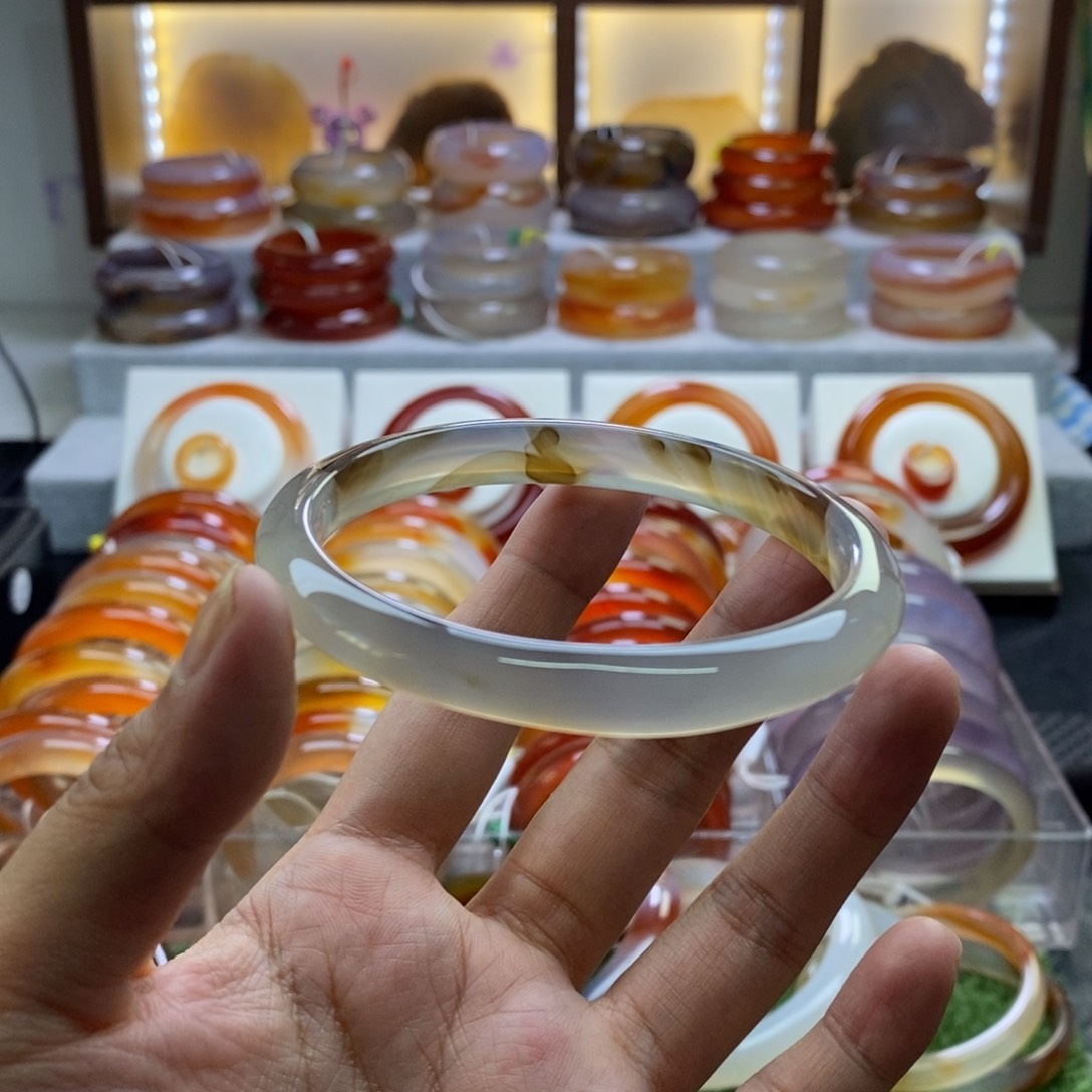 手镯玛瑙/玉髓未镶嵌