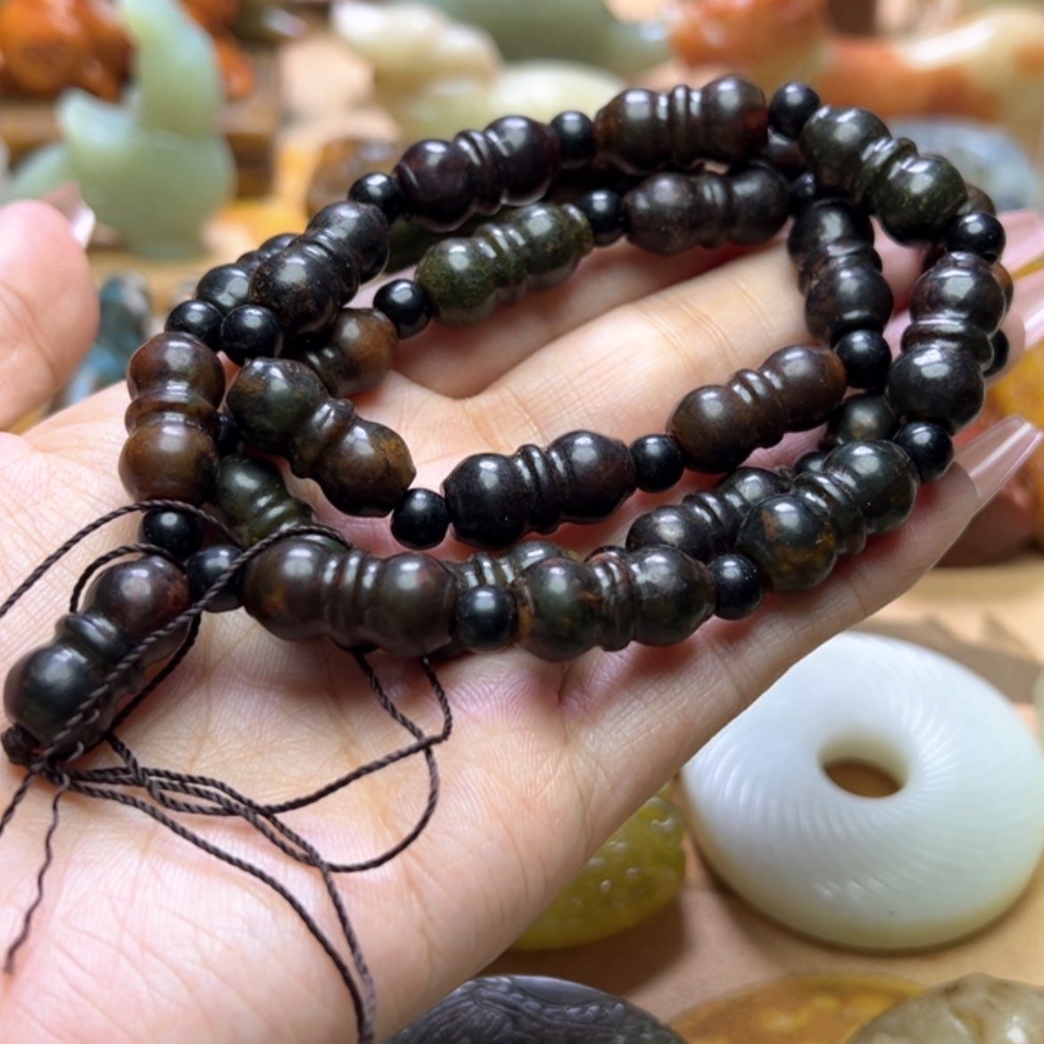 【闪购商品】蛇纹石玉颈饰未镶嵌