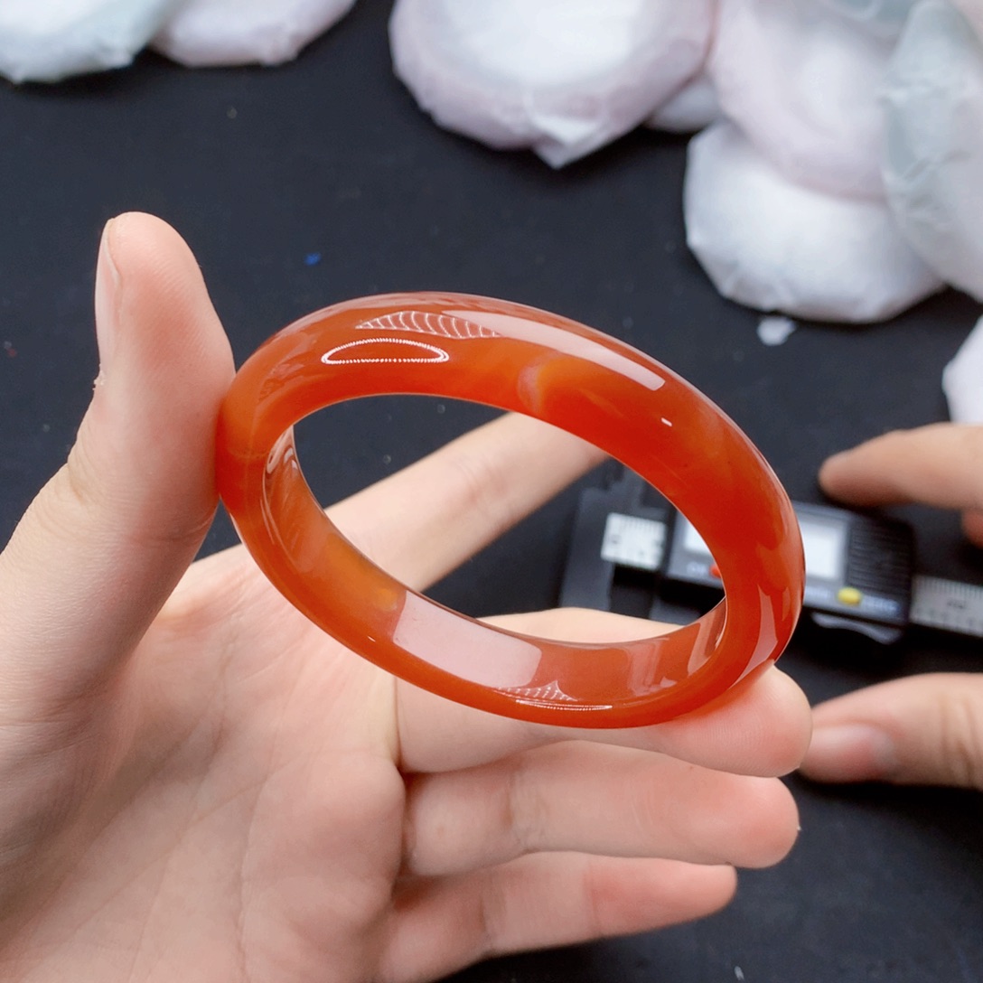 玛瑙/玉髓手镯未镶嵌54