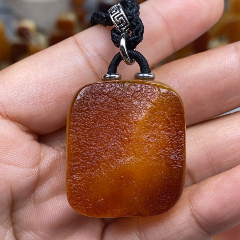 【闪购商品】琥珀颈饰未镶嵌
