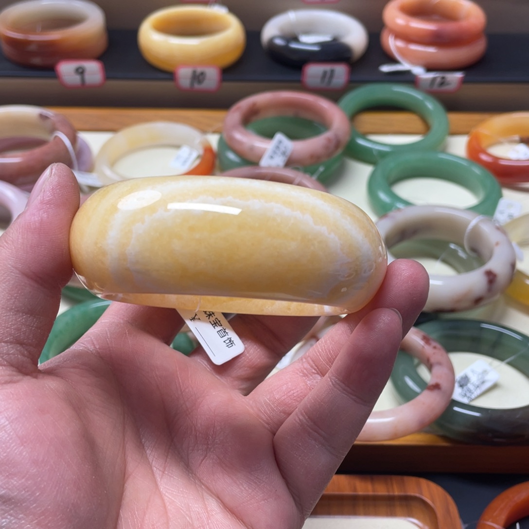 夢***影石英质玉未镶嵌手镯