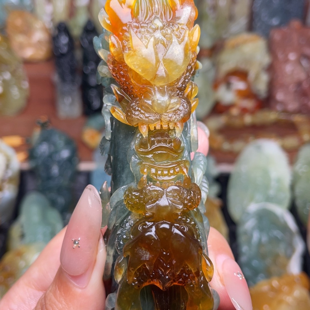 逍***遥蛇纹石玉未镶嵌颈饰