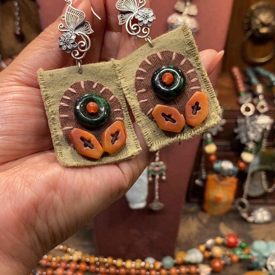 翡翠吊坠(赠链)未镶嵌