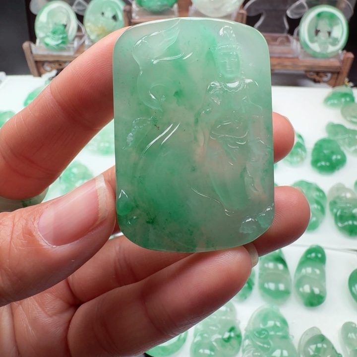 石英质玉颈饰未镶嵌