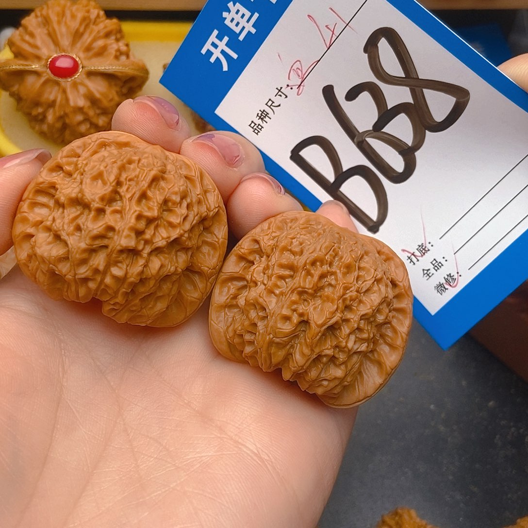 桃核吊坠核桃血麒麟