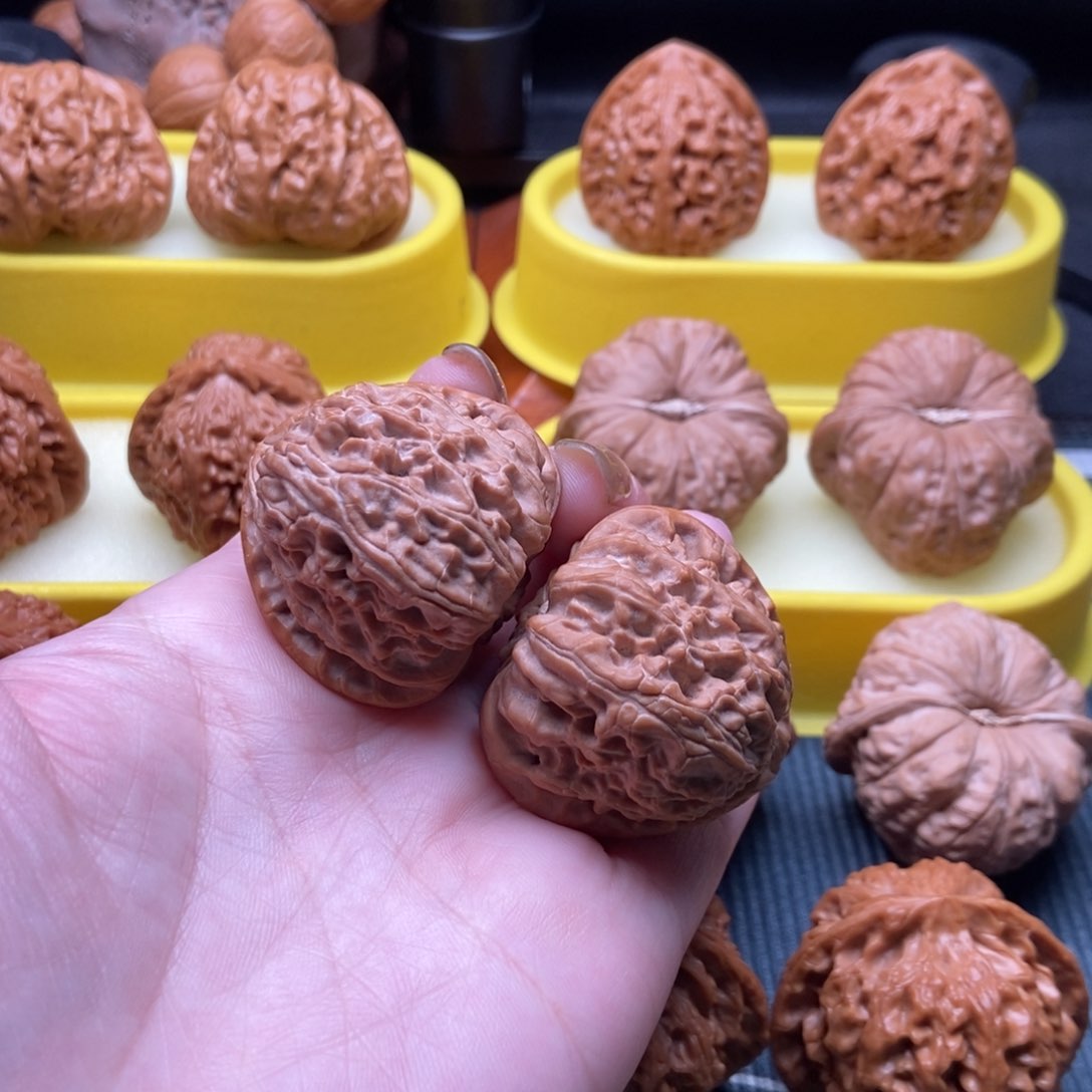 文玩核桃把件三角白