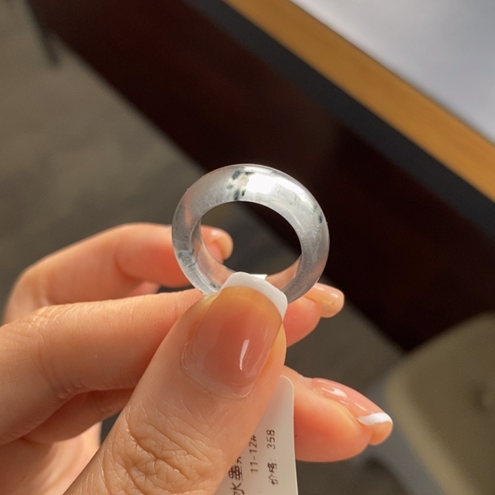 石英质玉戒指未镶嵌龙**?