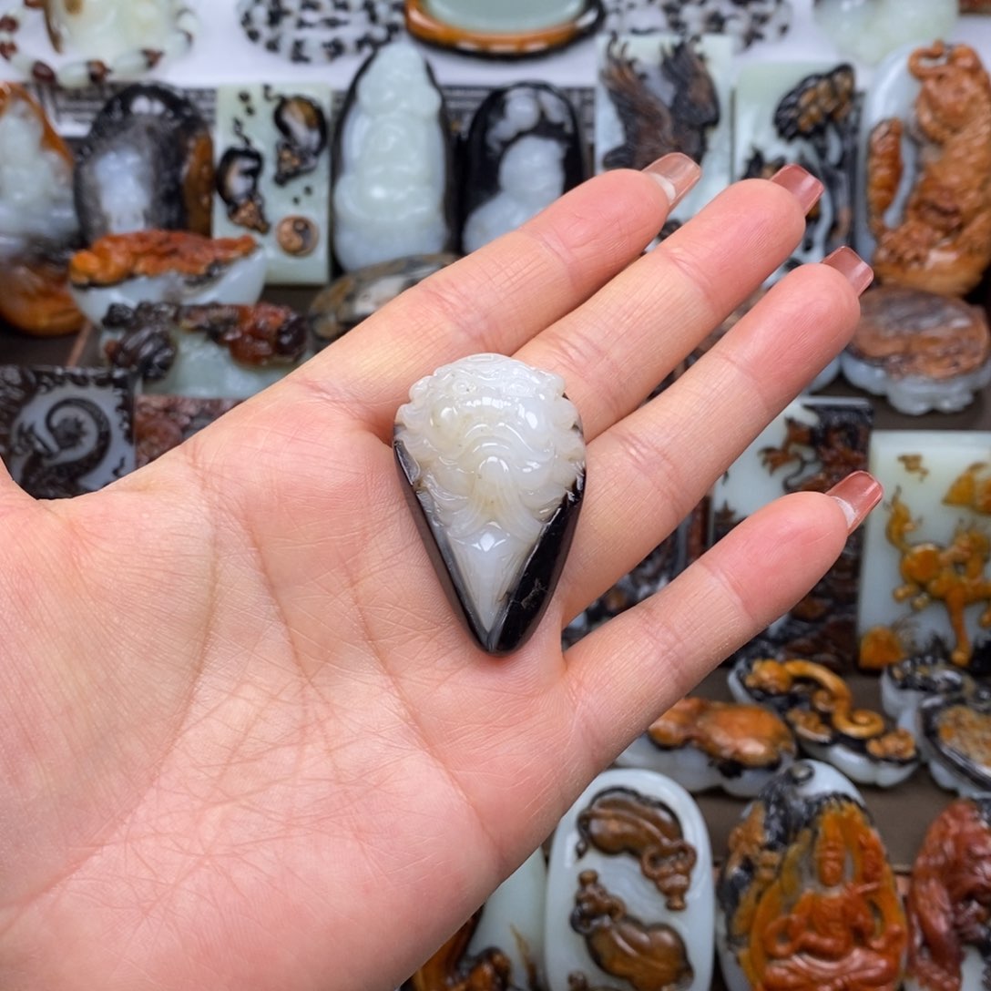 颈饰未镶嵌和田玉