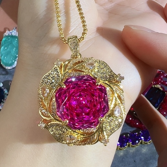 未镶嵌颈饰红宝石