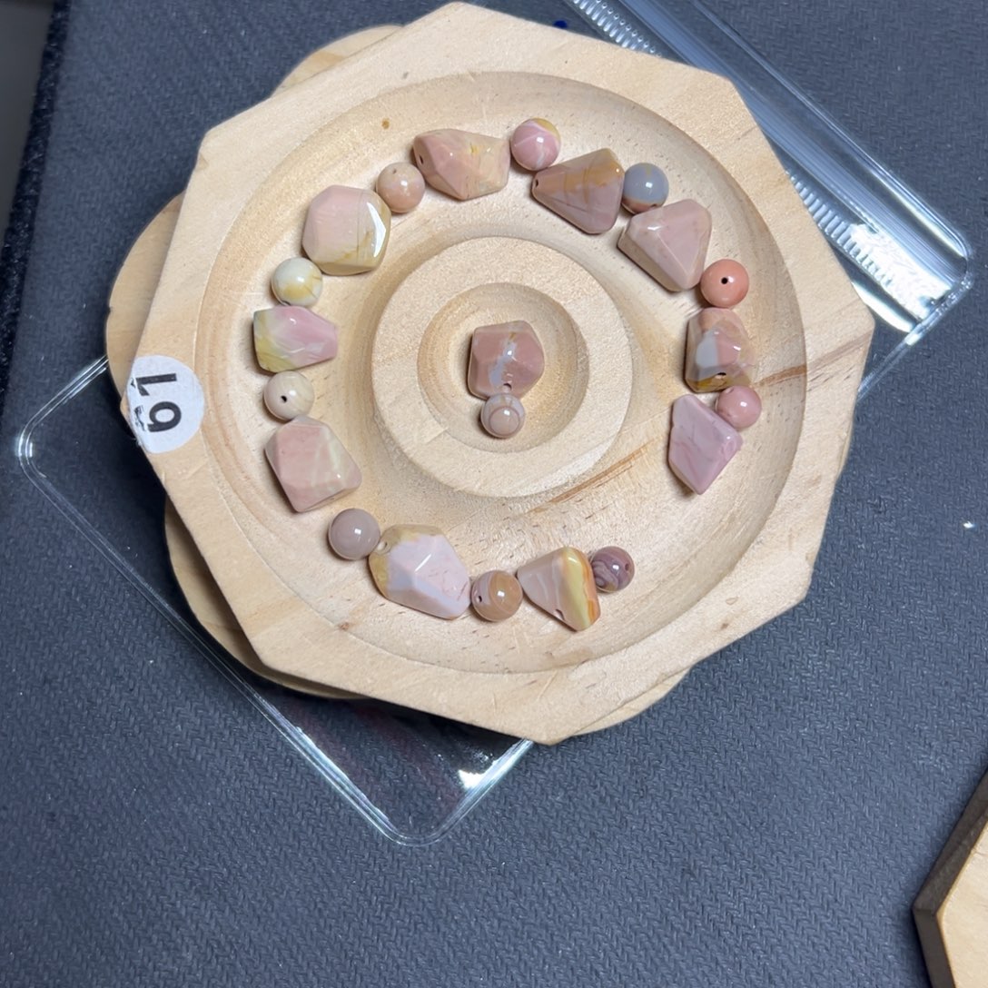 ****狗石英质玉未镶嵌手链168