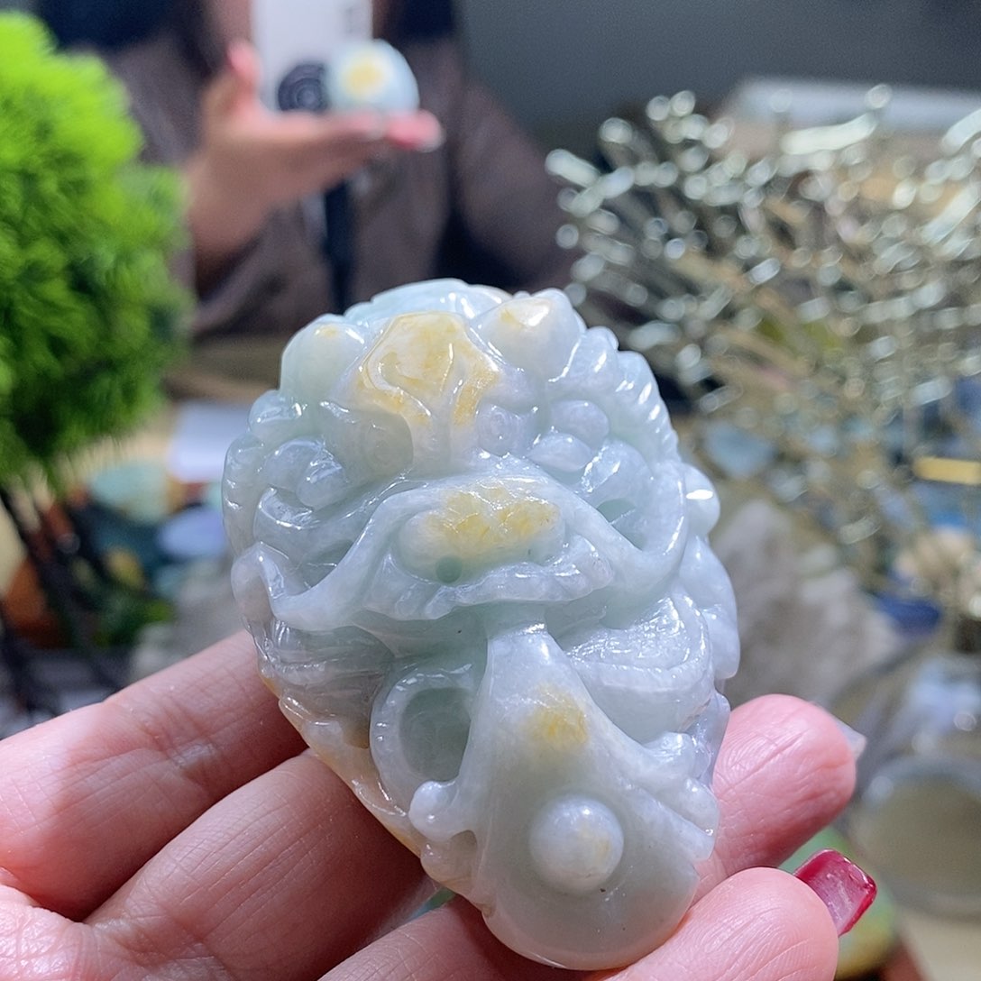 【闪购商品】翡翠颈饰未镶嵌龙牌