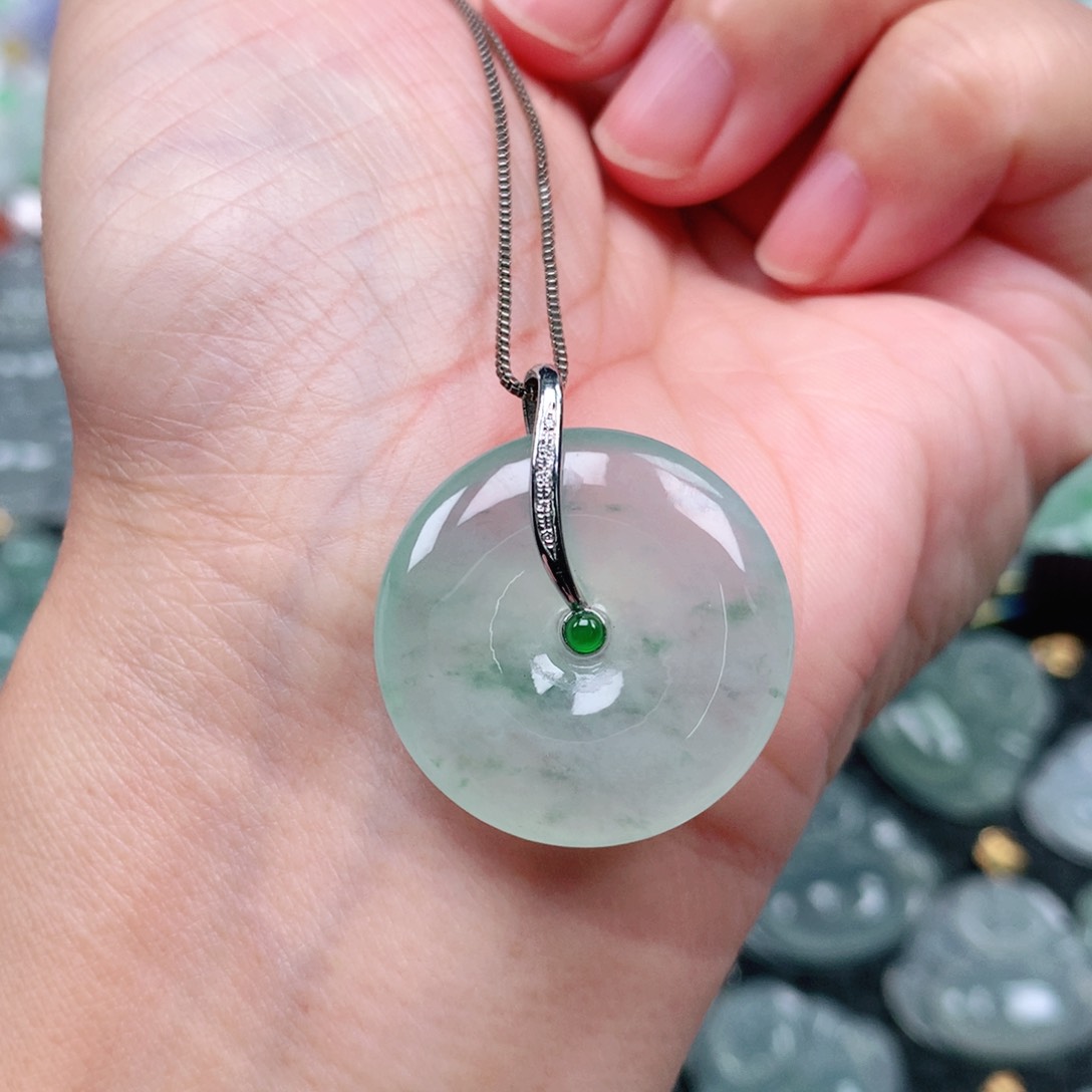 翡翠吊坠(不含链)18K金镶嵌